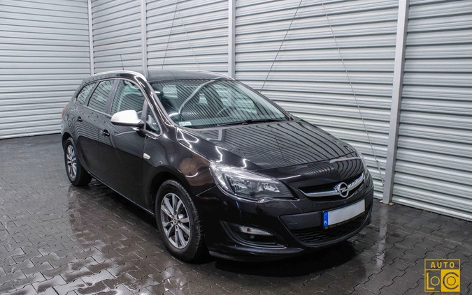 Opel Astra cena 24777 przebieg: 211000, rok produkcji 2015 z Warszawa małe 352